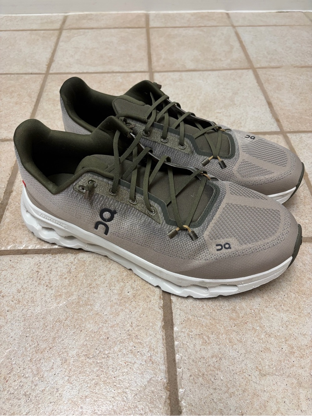 Gently Used Men’s On Cloudtilt sneaker -12